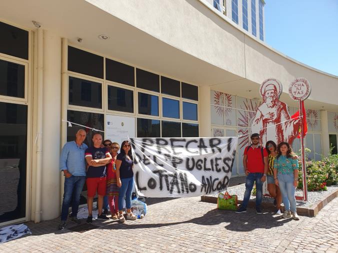 images Precari del Pugliese ancora in protesta. Resta aperto il dialogo fra Ministero e Regione 