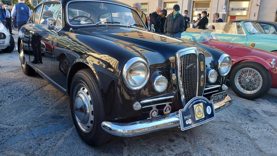 images Il raduno nazionale 'Lancia Club' arriva nel centro storico di Catanzaro (VIDEO e FOTO) 