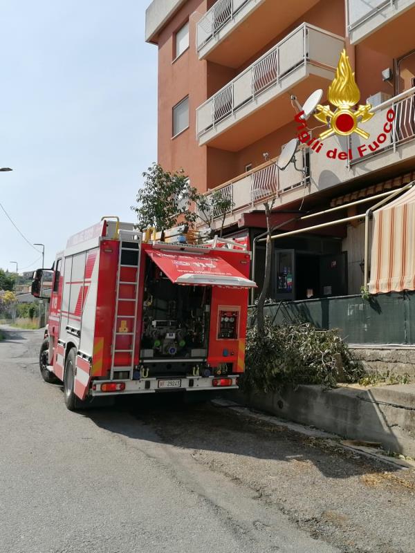 images Catanzaro. Incendio in un ristorante a viale Magna Grecia 