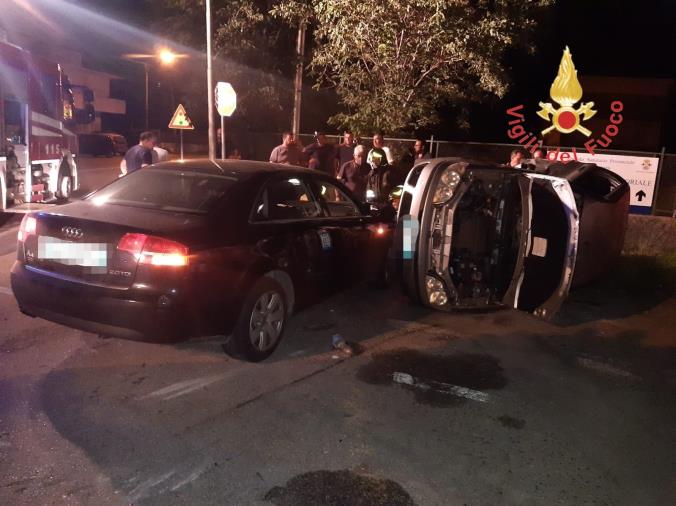 images Badolato. Incidente tra due auto: ferito il conducente di una macchina  