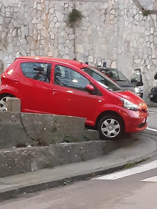 Catanzaro, inversione di marcia a Bellavista: il primo incidente è servito