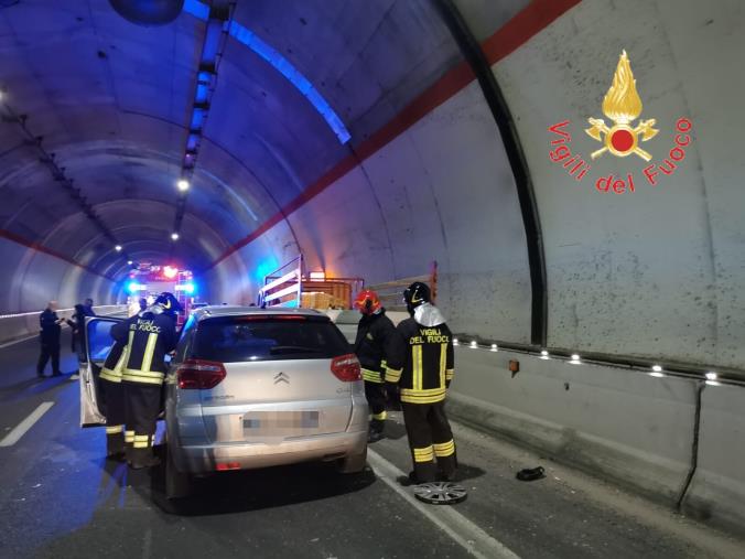 Incidente in galleria a Catanzaro: un ferito finisce in ospedale