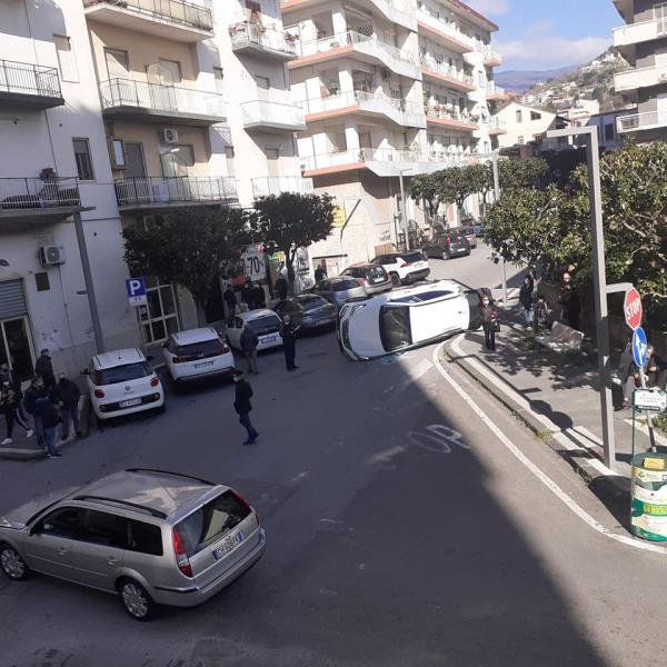 images Scontro tra auto in via XX Settembre, Lamezia Bene Comune: "Situazione insostenibile, maggiori controlli nelle ore di punta"