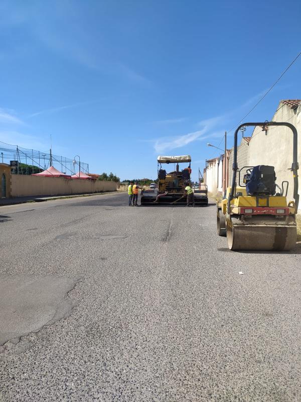 images Isola Capo Rizzuto, partiti i lavori di bitumazione delle strade comunali verso il mare 