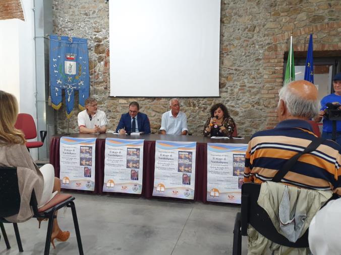 images A San Vito atmosfera fantasy con il libro "“Il mago di Nardodipace"