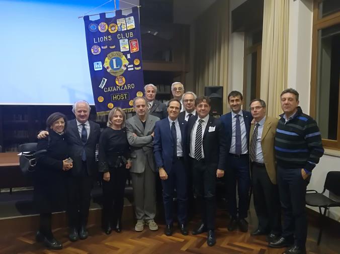 PAESI DI CALABRIA. Il Lions Club Catanzaro Host promuove la conoscenza del territorio grazie al volume dell'arch. Chimirri