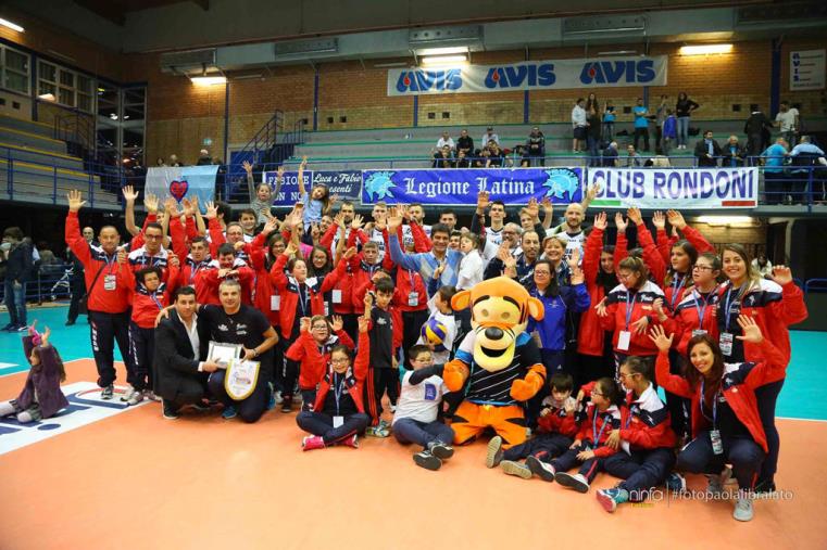 Top Volley Latina dona premio fair play da 15000 euro alla Lucky Friends Lamezia