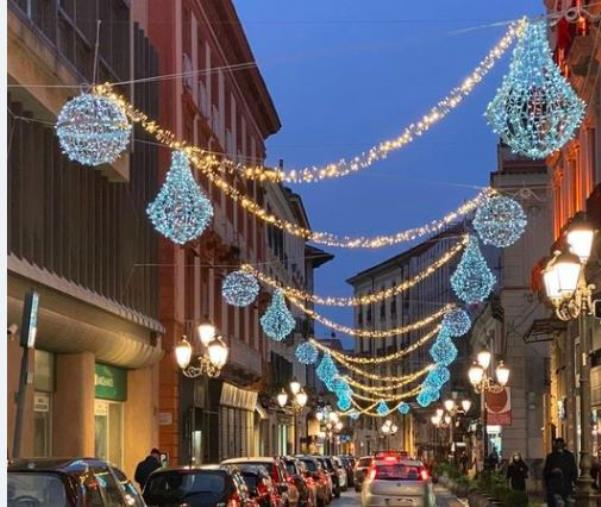 Natale a Catanzaro, assegnato l'appalto per le luminarie: saranno accese l'8 dicembre 