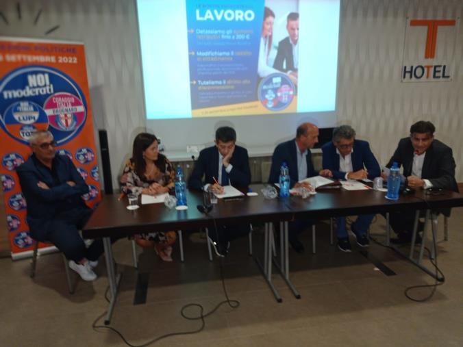 images Politiche, Lupi a Lamezia Terme: "La dignità del lavoro prima di tutto"