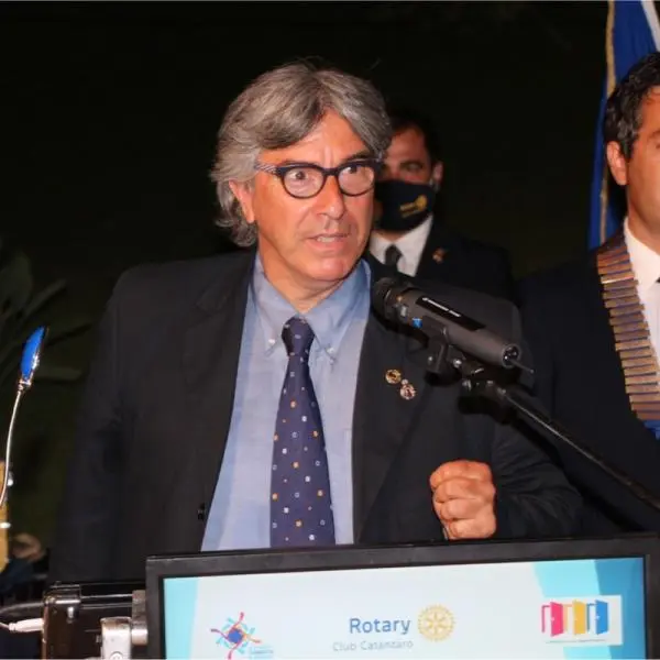 images Scambio di consegne al Rotary Club di Catanzaro: Carlo Maletta subentra a Francesca Ferraro  