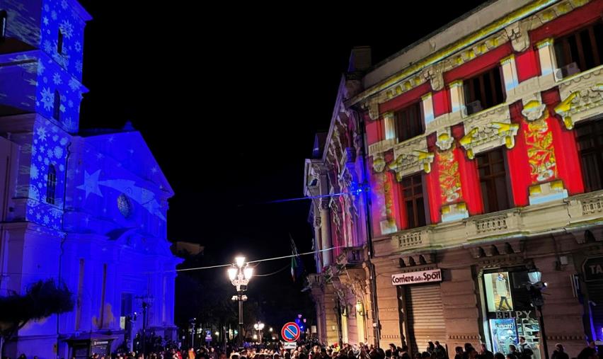 images Natale a Catanzaro,  ogni sera fino al 10 gennaio videomapping immersivo sui palazzi del centro storico