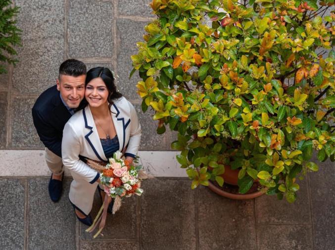 images Catanzaro. Fiori d'arancio per Marco e Roberta: il loro amore ha vinto sulla pandemia 