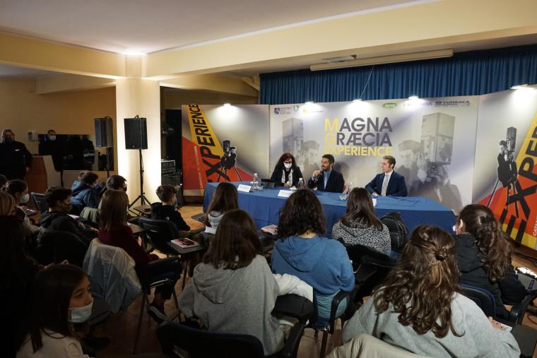 images Da 'Il Collegio' il prof Andrea Maggi incontra i ragazzi al 'Magna Graecia Experience'