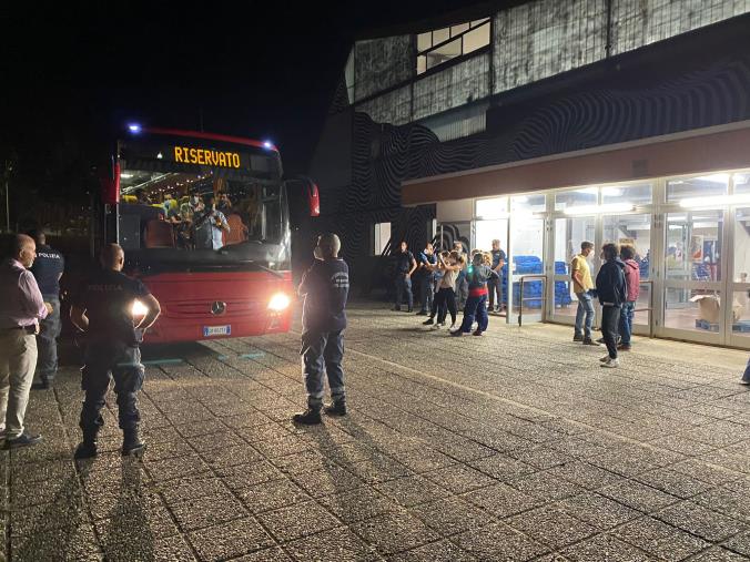 images Sbarco a Catanzaro, altri 50 migranti sono partiti alla volta dei Centri di accoglienza