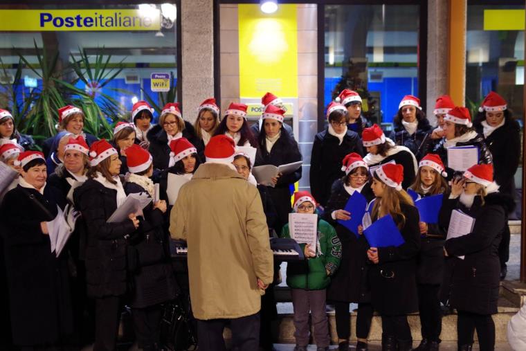 images Catanzaro village ricorda il Natale con un messaggio per i bimbi che in questa pandemia non hanno mai smesso di "amare"