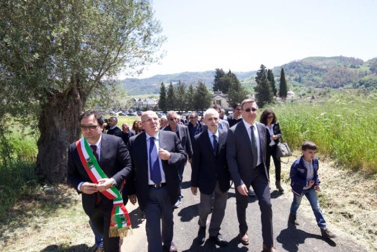 images Lande Desolate. Assolto Oliverio, Corbelli (Diritti Civili): "L'ex presidente verrà ricordato per la  grande opera umanitaria del Cimitero internazionale dei Migranti”