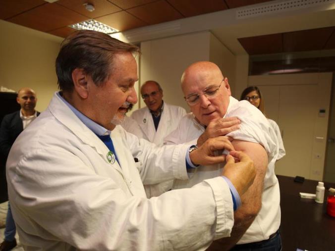 images Regione, si apre la campagna di vaccinazione in Cittadella con il presidente Oliverio