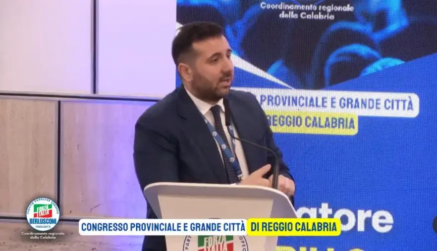Convention di Forza Italia a Reggio, il consigliere regionale Cirillo aderisce al partito