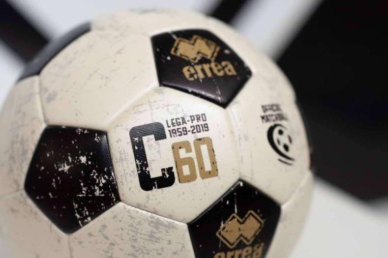 images Ecco C60, il nuovo pallone celebrativo della Serie C
