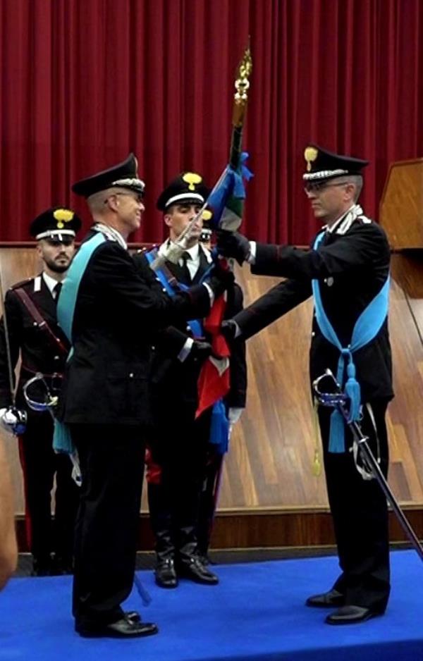 images Scuola Allievi Carabinieri, affidata la bandiera al colonnello Vittorio Carrara