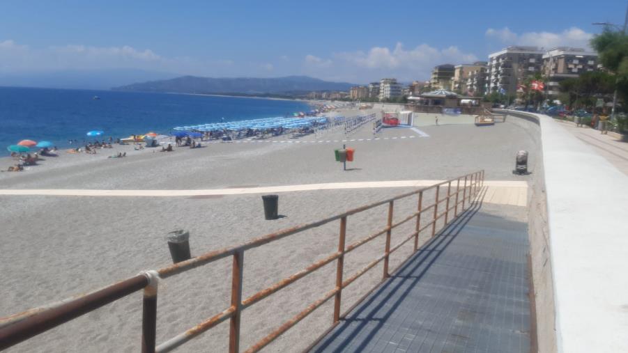 Installazione delle passerelle per i diversamente abili sulle spiagge. Sestito: “Risposta importante dell’amministrazione Abramo”