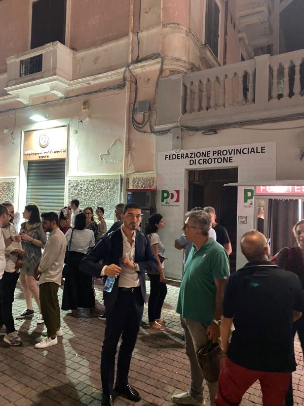 images Inaugurazione sede Pd Crotone, Irto: "Prosegue il percorso di rigenerazione del partito"