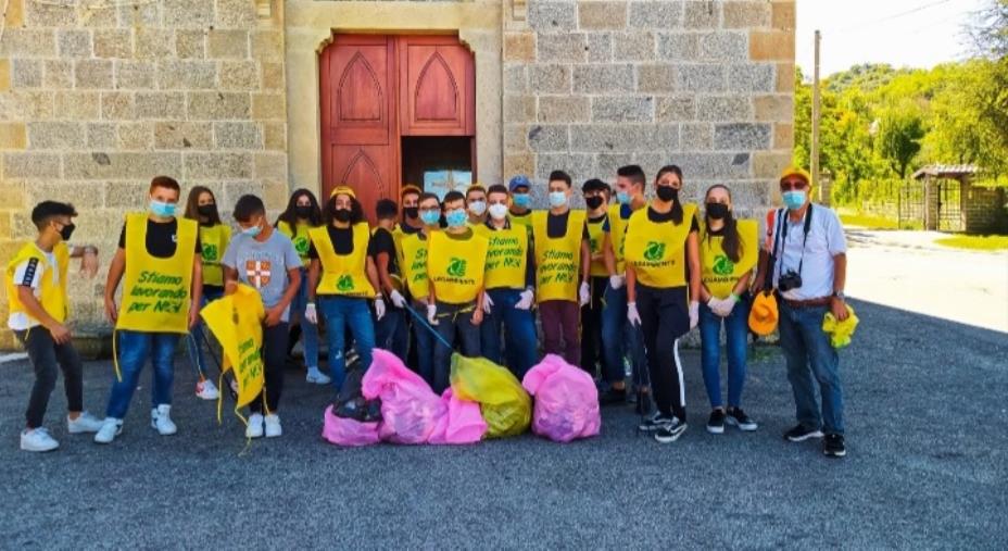 images Legambiente "pulisce il mondo", tanti giovani e volontari in azione anche in Calabria