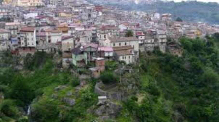 Verso le comunali a Belcastro. L'ex consigliere Mario: "E' Severino Ciaccio la persona giusta per risollevare le sorti della comunità"