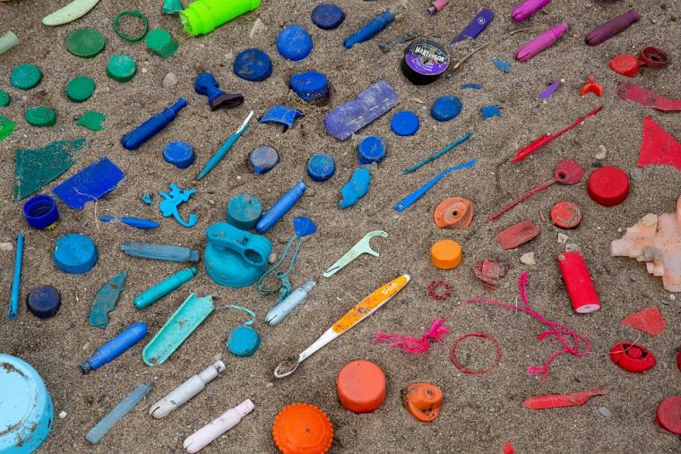 Anche Crotone diventa plastic free. Il sindaco firma l'ordinanza a tutela delle spiagge