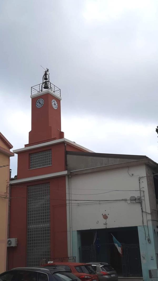 images Santa Caterina Ionio. Nel plesso scolastico del Borgo manca l’acqua e gli alunni escono prima