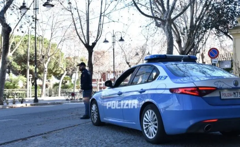 Musica oltre i limiti in un locale di Crotone: sequestrate le apparecchiature, denunciato il titolare e il musicista