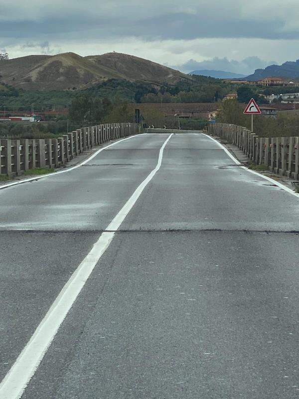 images Nubifragio nel crotonese, si fa il punto in Prefettura. Preoccupa la tenuta del ponte sul Fiume Neto (FOTO)