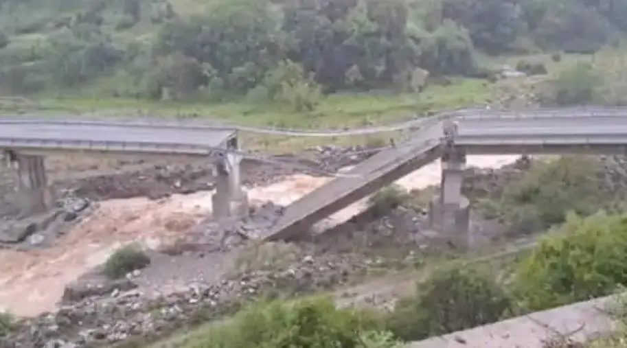 images Longobucco, Occhiuto: "Il viadotto crollato non aveva fondamenta"