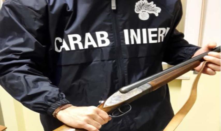 images Denunciato per maltrattamenti in famiglia, gli tolgono il porto d'armi. Fa ricorso, ma il Tar dà ragione alla Prefettura di Catanzaro: "Troppo violento"