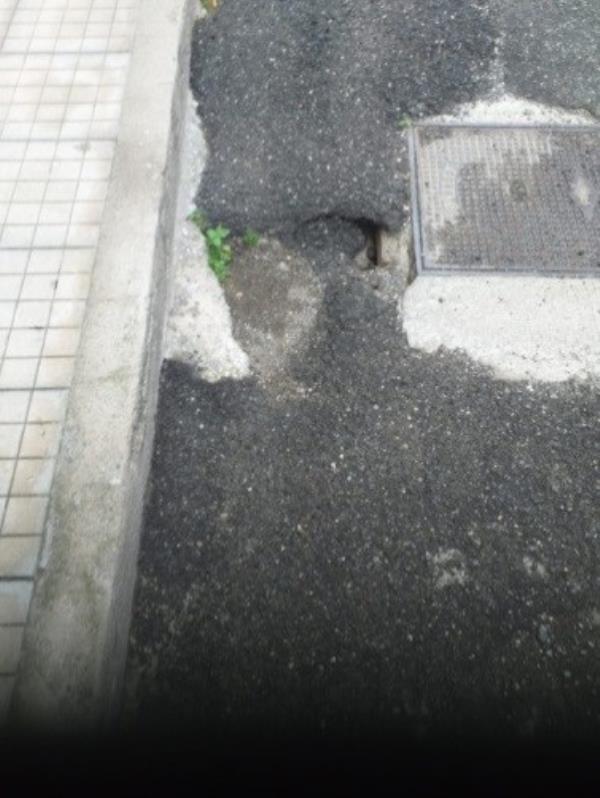 images Asfalto in via Bocconi nel quartiere Piano Casa, Santise (I Quartieri): "Abramo verifichi gli interventi della gestione del territorio"