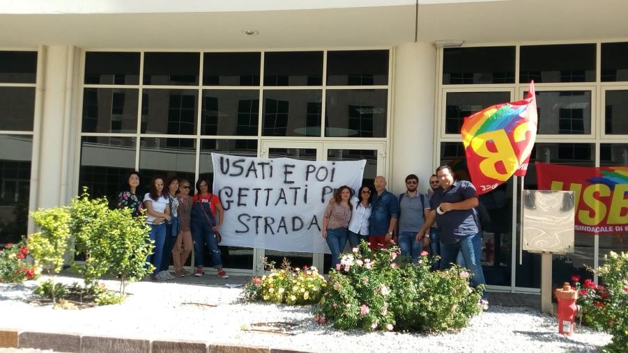 images I precari del "Pugliese" ancora in Cittadella, aspettano l'esito del vertice a Roma fra Oliverio e Speranza 