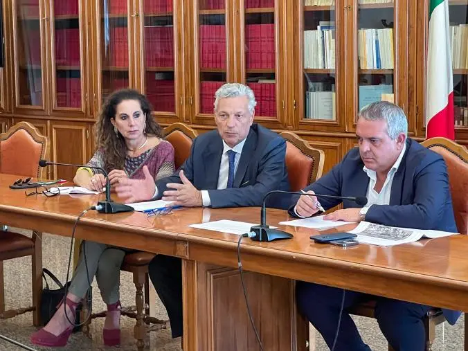 Videosorveglianza a Catanzaro e bonifica Scordovillo a Lamezia, in Prefettura la riunione con il sottosegretario Ferro
