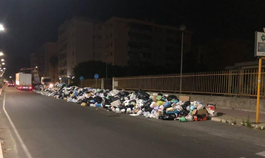 images Crotone. Emergenza Rifiuti: Terminate le operazioni di sgombero a cura di un'azienda gestita dallo Stato