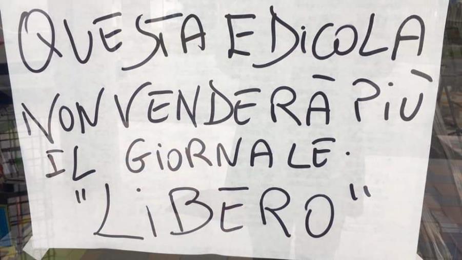 images Feltri offende i meridionali. La protesta di Tiziana, libraia ed edicolante di Montalto Uffugo: "Non venderò più Libero"