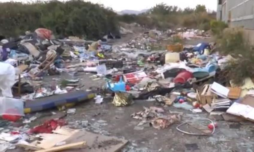 Degrado a Catanzaro: il viaggio nella zona sud, dove le discariche hanno il "posto fisso" (VIDEO)