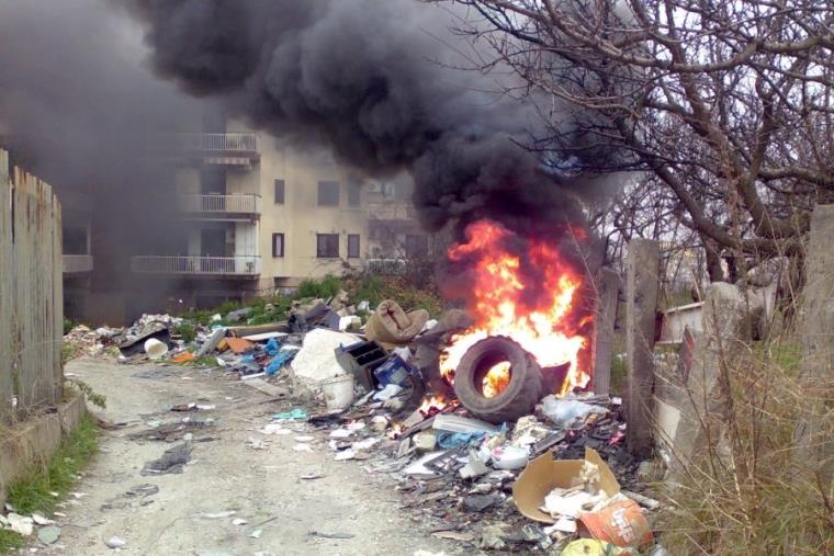 images Rogo illecito di rifiuti a Torano Castello, multa da 8 mila euro ad un'azienda