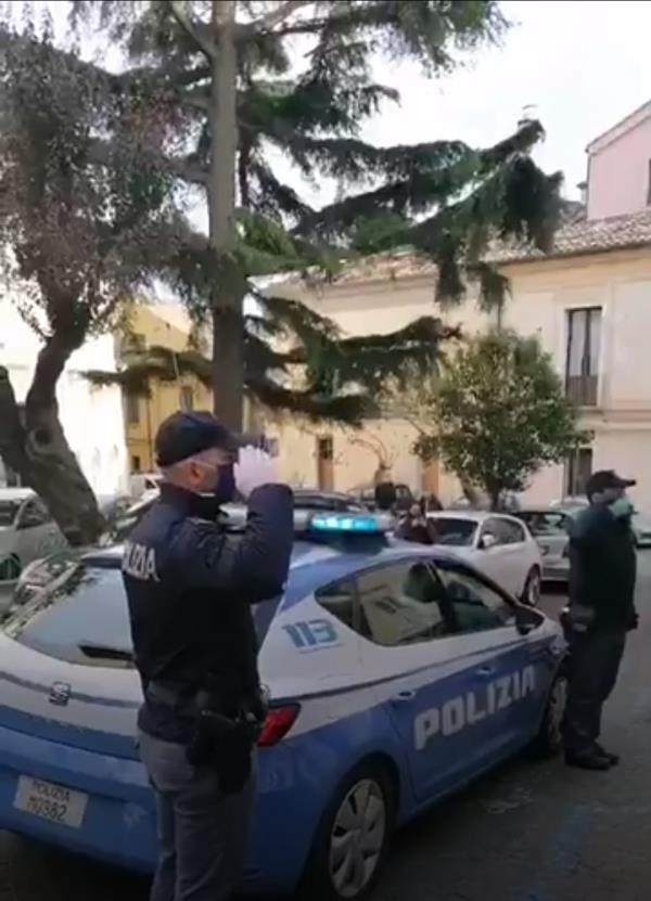 images Il Rione Maddalena commemora Pasquale Apicella, poliziotto ucciso a Napoli (VIDEO)