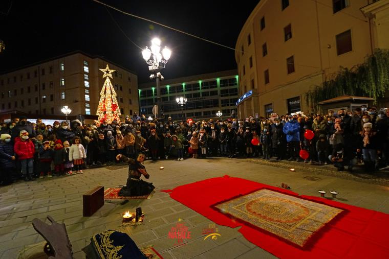 images "Sarà Tre volte Natale": Corso Mazzini si trasforma in un villaggio dei balocchi nel weekend che anticipa il Natale