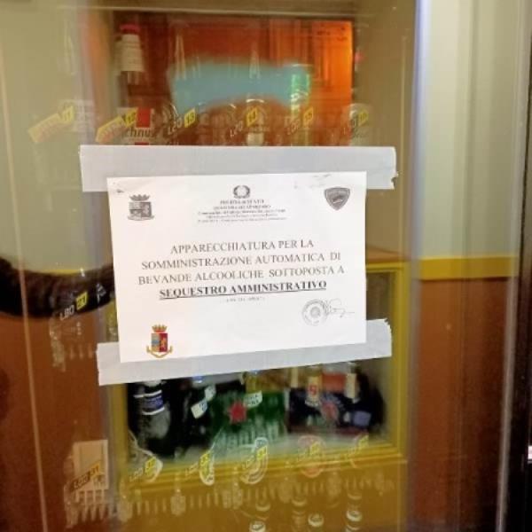 images Anche a Lamezia Terme la Polizia di Stato sequestra distributori automatici che erogavano alcolici dopo la mezzanotte