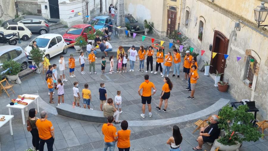 images "Tutti insieme in allegria": scout, Mudas e volontari "travolgono" il rione Sant'Angelo nel centro storico di Catanzaro