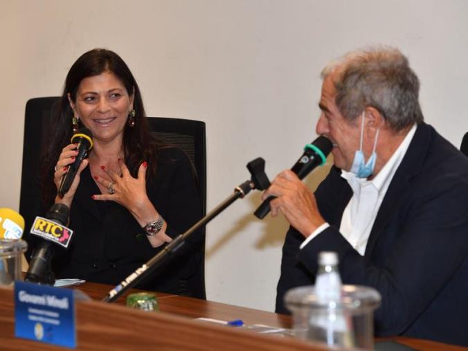 Addio alla Santelli. Minoli: "Un capo forte, gentile e visionario"