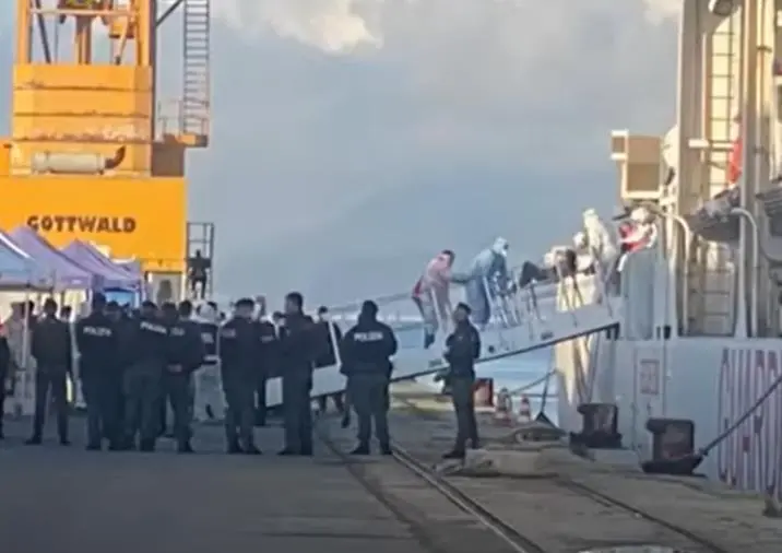 Sbarco della Diciotti a Vibo, arrestato uno scafista