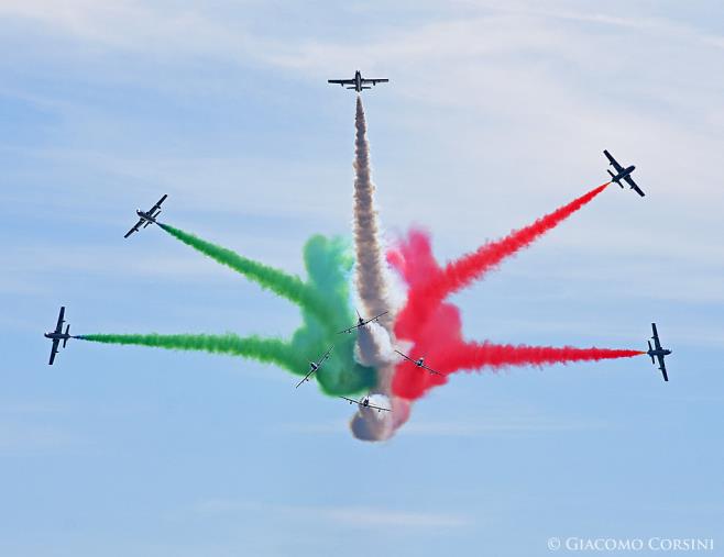 images Frecce Tricolori, attesa per il grande show di domani a Reggio Calabria 