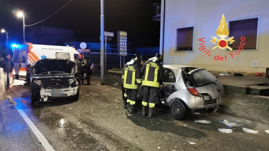 images Scontro tra auto in località Fortuna, a Catanzaro: un ferito in ospedale