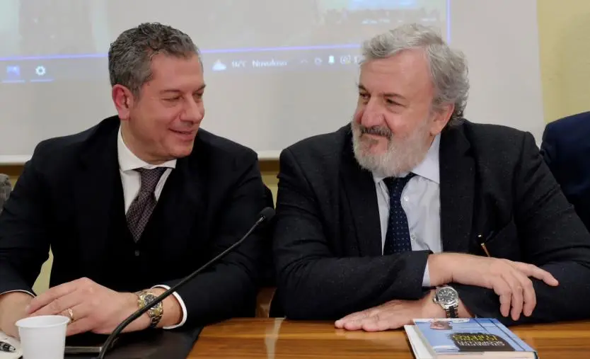 images "Anch'io ho firmato bilanci fidandomi dei dirigenti": Emiliano di centrosinistra assolve Scopelliti